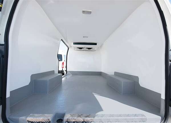 CFRT複合闆蒙皮冷(lěng)藏車具有良好冷(lěng)藏密封效果